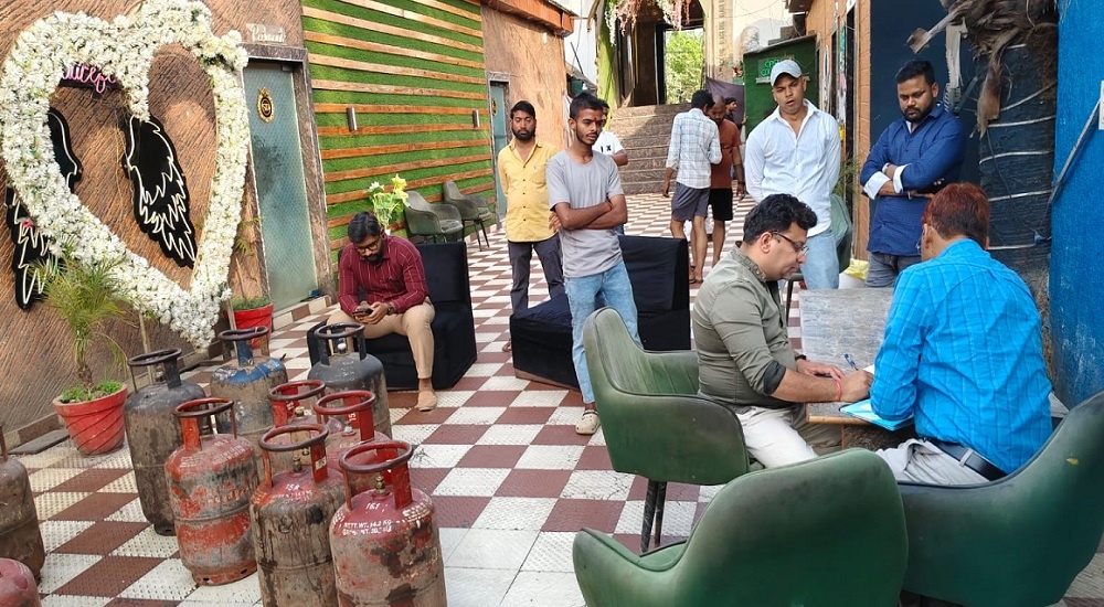 in Banda Raids on restaurants