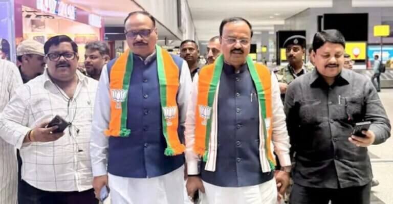 Lucknow: Both UP DeputyChief Ministers stranded on flight