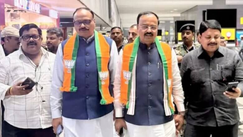 लखनऊ: यूपी के दोनों डिप्टी सीएम फ्लाइट में फंसे-तकनीकी खराबी कारण