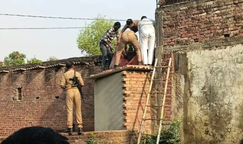 UP: Nakedbody of a young man found in Gorakhpur