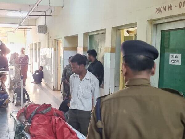 बांदा: ट्रेन में महिला यात्री को भविष्य दिखाकर जेवर-नगदी ले उड़ा फर्जी साधु