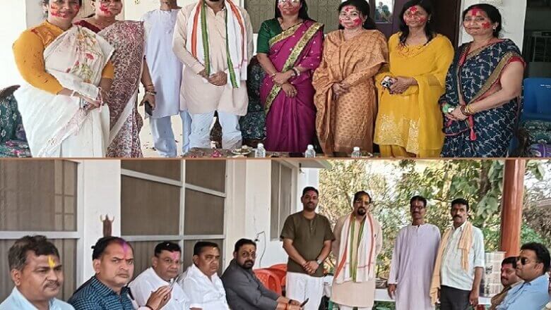 बांदा कांग्रेस जिलाध्यक्ष के होली मिलन समारोह में बरसा गुलाल और फूल