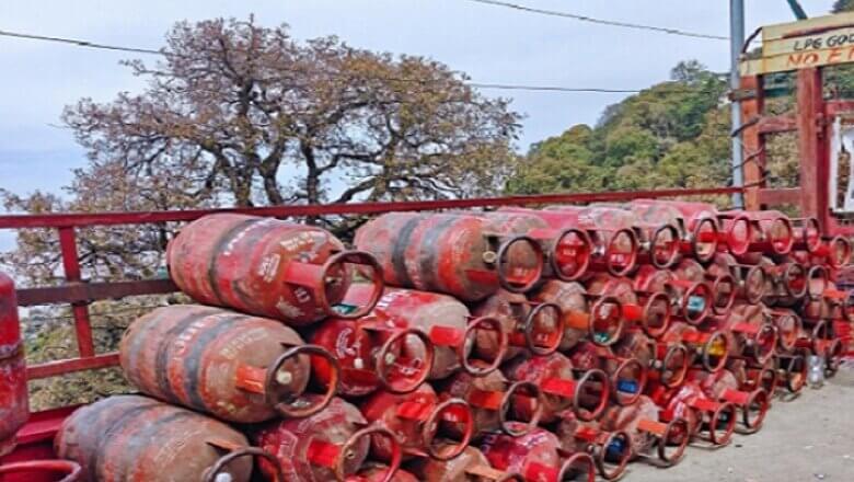 यूपी में गैस कालाबाजारी पर एजेंसी मालिकों पर मुकदमें