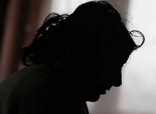 यूपी: रेलवे कर्मी ने सोशल मीडिया पर पत्नी की फोटो की वायरल..FIR दर्ज