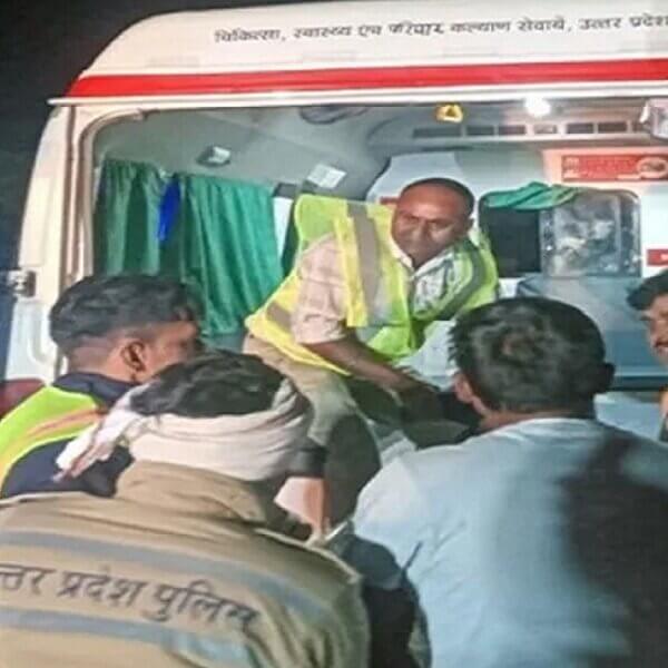 यूपी में भीषण हादसा, एक्सप्रेसवे पर बस-वैन की टक्कर में 6 की मौत