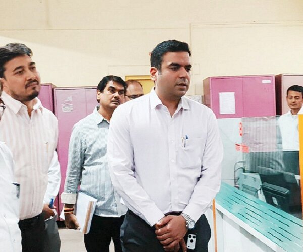 बांदा नवागत डीएम ने चार्ज संभालते ही कही यह बात..