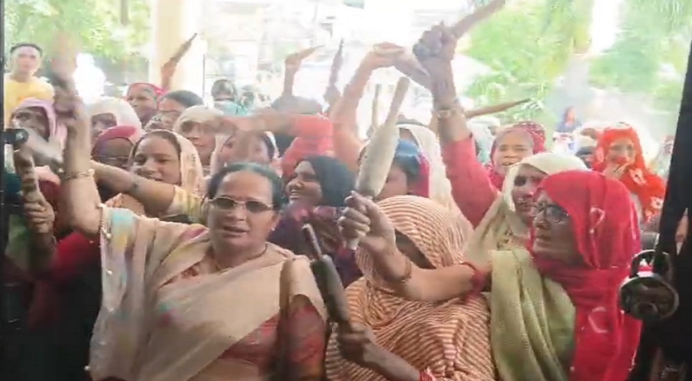 Belan Gang staged massive protest in Banda against smart meter