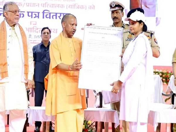 सीएम योगी की बड़ी घोषणा, यूपी पुलिस में इस साल 1 लाख नई भर्तियां