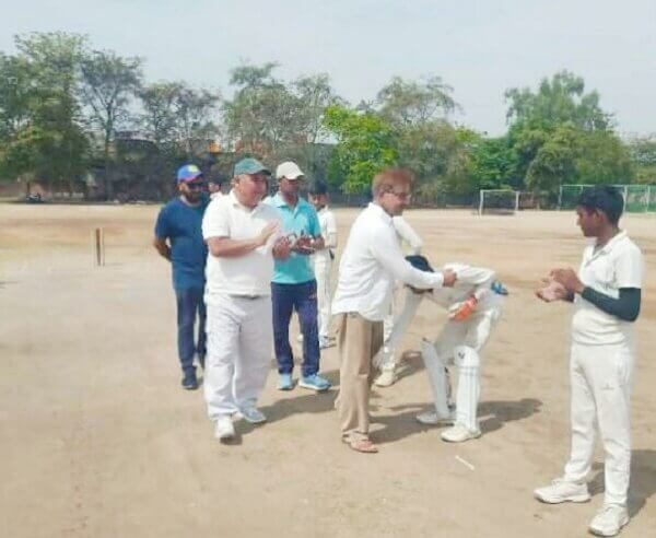 Cricket: बांदा स्टेडियम में क्रिकेट कैंप का शुभारंभ, 23 खिलाड़ी शामिल