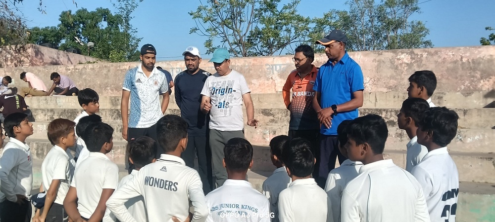 Banda: Former Ranji player gives sports tips to players 