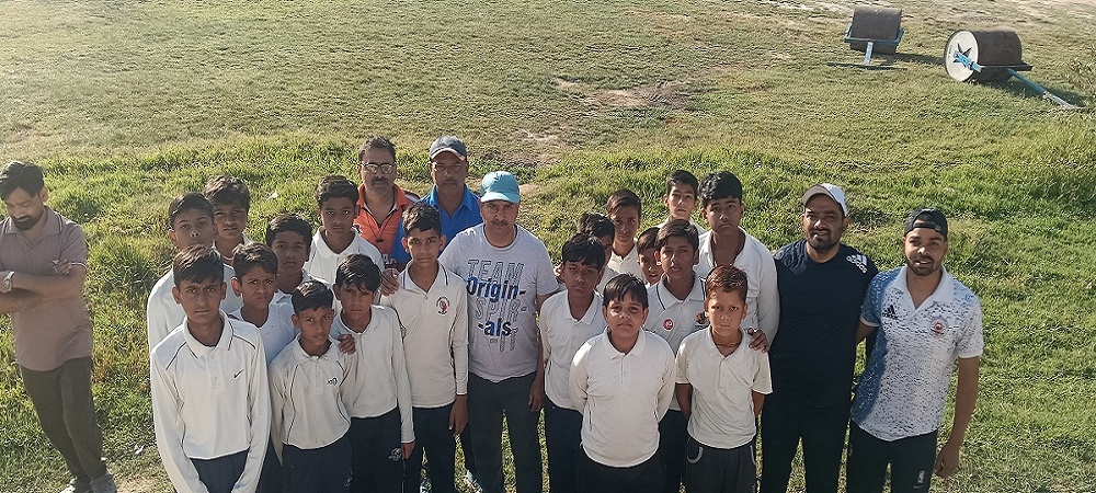Banda: Former Ranji player gives sports tips to players 