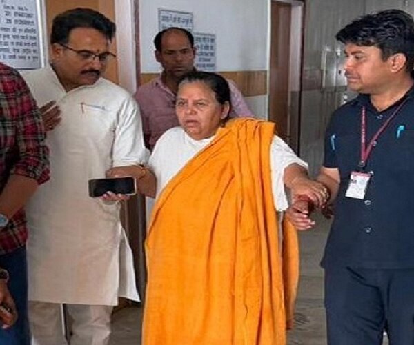 पूर्व सीएम उमा भारती की तबीयत बिगड़ी, वृंदावन से लौटते समय जेवर में भर्ती