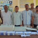 बांदा: लेखपाल और दो ईनामी समेत 4 गिरफ्तार-अवैध जमीन बिक्री के धंधेबाज