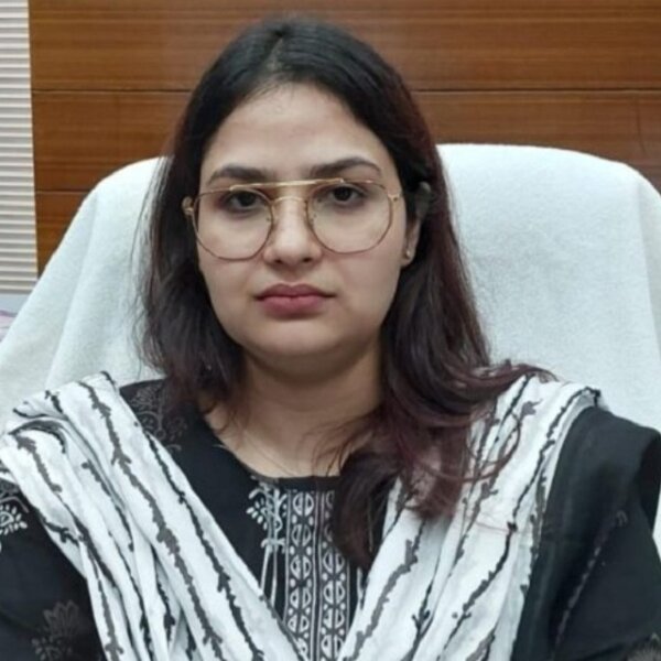 यूपी में 24 और IAS के तबादले-कविता मीना बनीं हापुड़ की नई डीएम