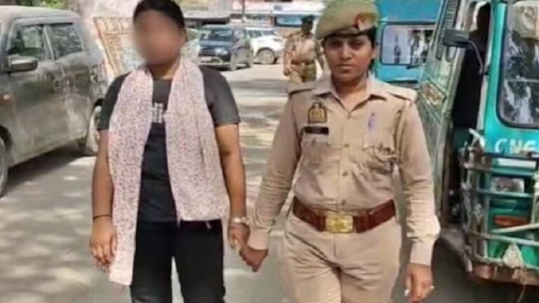 Kanpur: Woman lures teenager into lesbian love