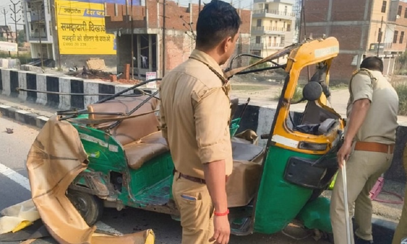 UP: Auto collides with dumper-two dead-3 serious