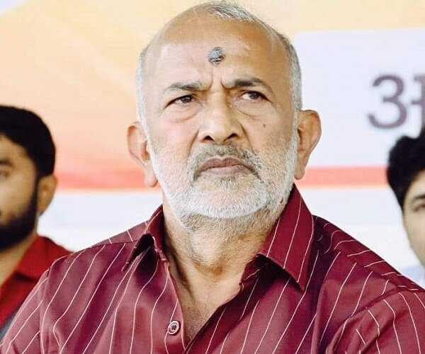 यूपी बुंदेलखंड के कद्दावर पूर्व मंत्री बादशाह सिंह ने राजनीति से लिया सन्यास