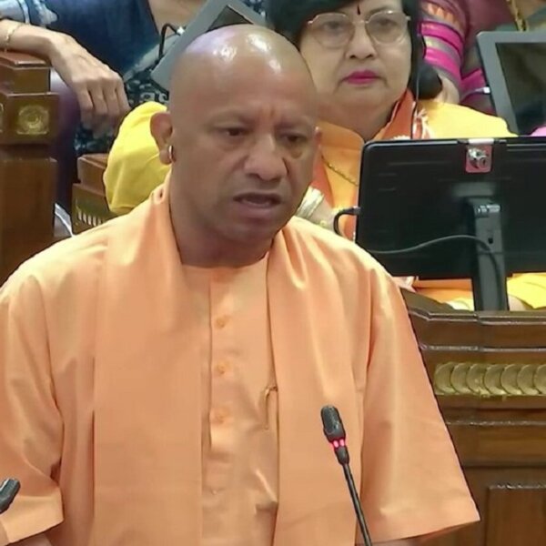 यूपी विधानमंडल सत्र: CM Yogi बोले-सपा को देख गिरगिट भी शर्मा जाए