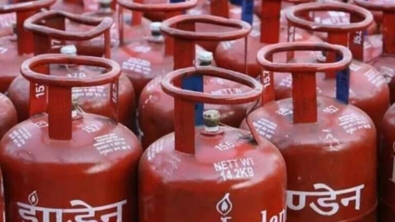 108 LPG cylinders stolen in Lakhimpur Kheeri