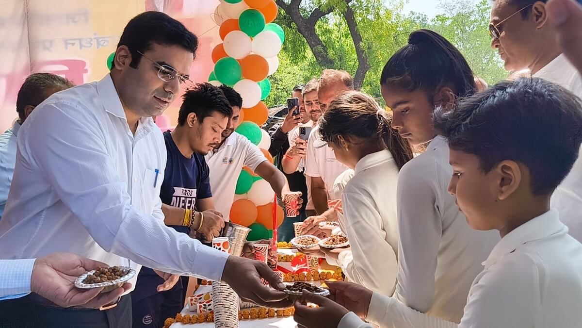 Banda DM inaugurated free drinking water stall