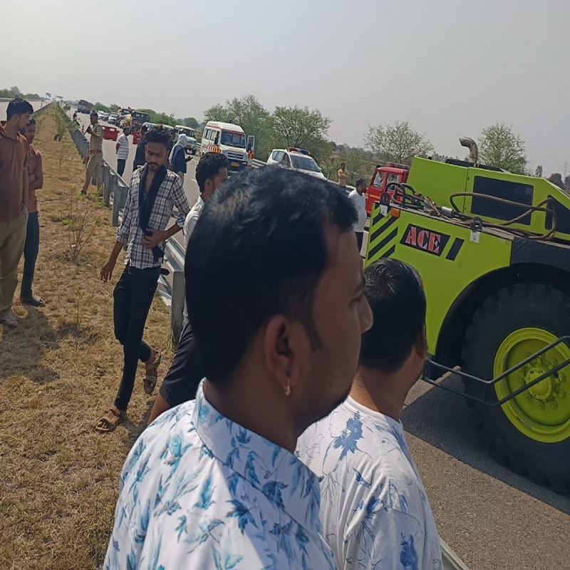 in Banda Four people including mother-son died