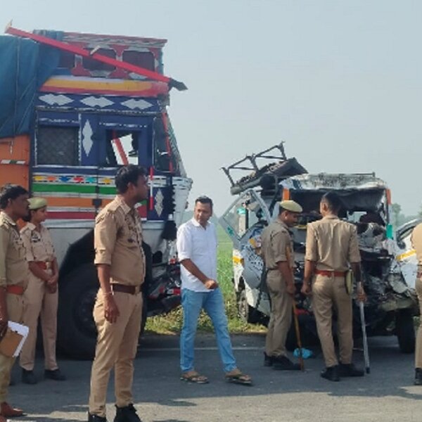 UP: लखीमपुर खीरी में हाइवे पर भीषण हादसा, 9 लोगों की मौत-कई घायल