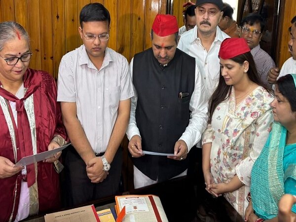 लखनऊ: हाईकोर्ट सख्त तो बैकफुट पर महापौर, सपा पार्षद को दिलाई शपथ