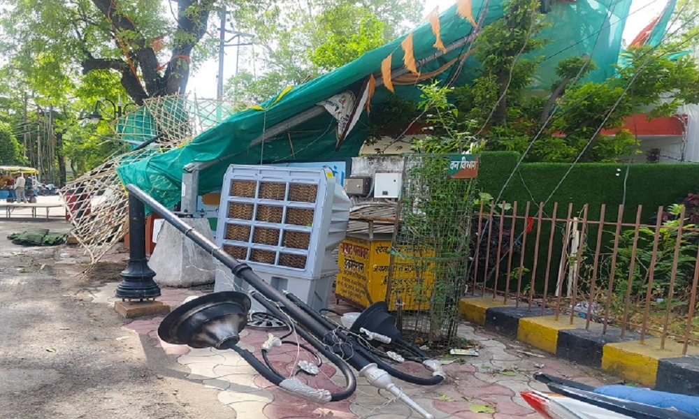in Banda Storm wreaks havoc at 90 kmph