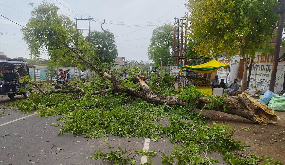 in Banda Storm wreaks havoc at 90 kmph