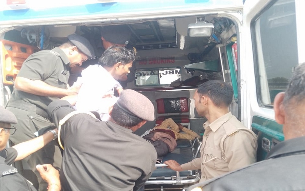 Uncle dies nephew critical in accident on in Banda