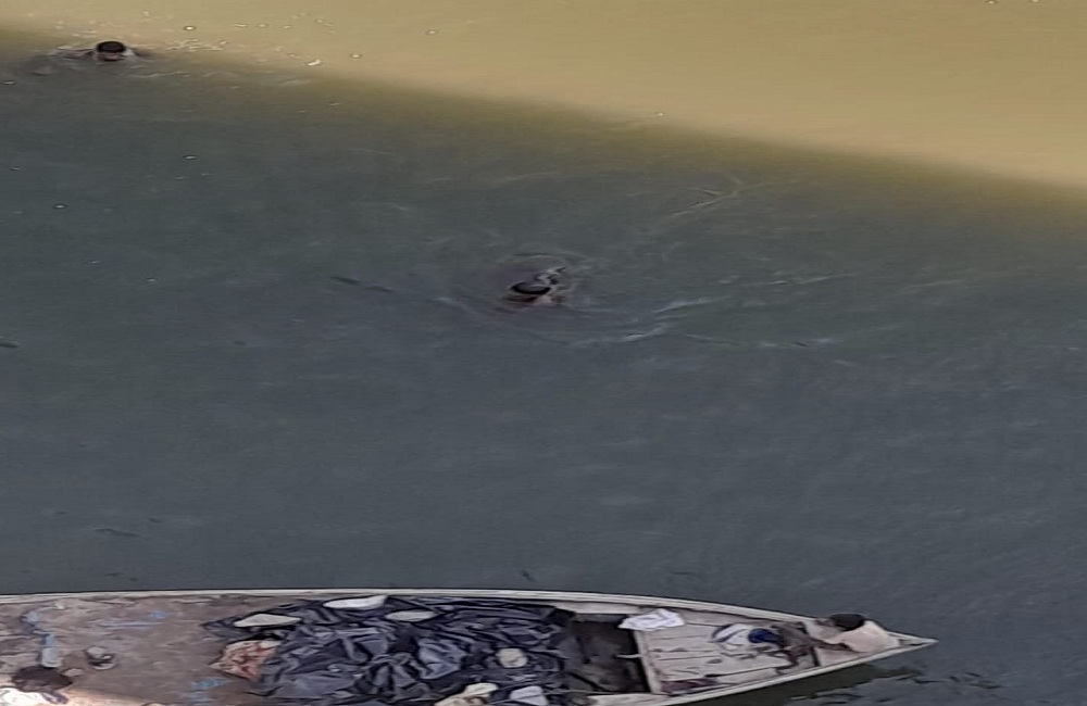 BreakingNews: in Banda Youngman drowned while going to KenRiver with family