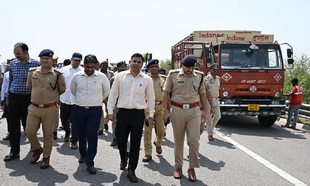 in Banda Scorpio crashes on Bundelkhand Expressway-four dead