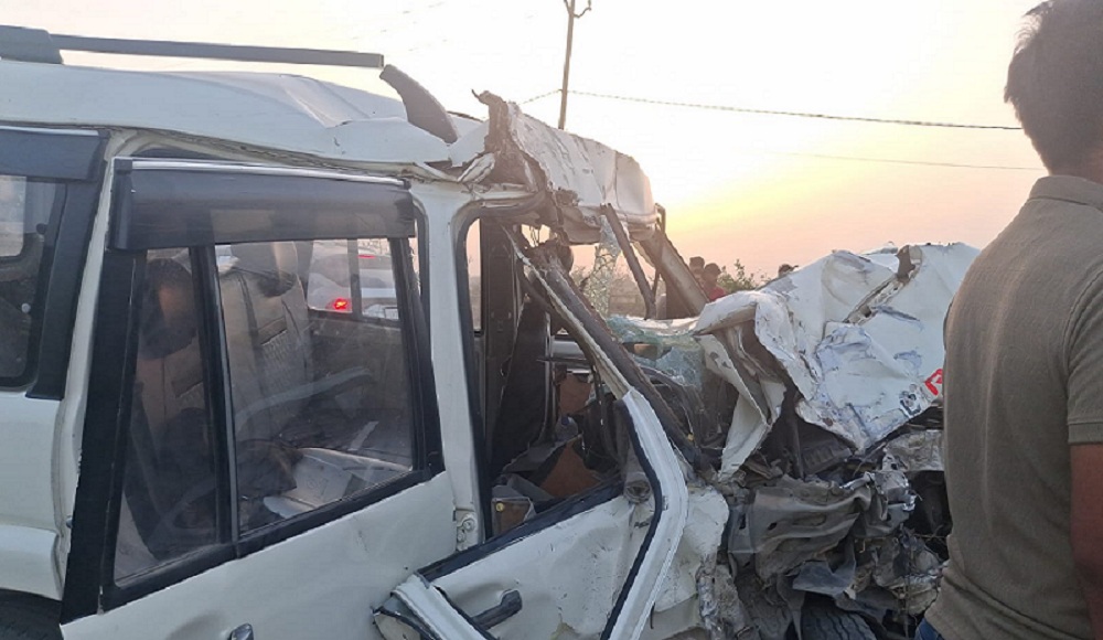 in Banda Scorpio-dumper collided-one died