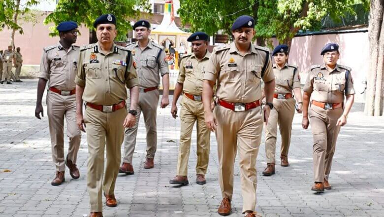 यूपी पुलिस भर्ती: बांदा में ADG जोन ने किया परीक्षा केंद्रों का निरीक्षण