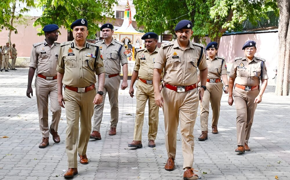 ADG Jyoti Narayan inspects police exam centers in Banda