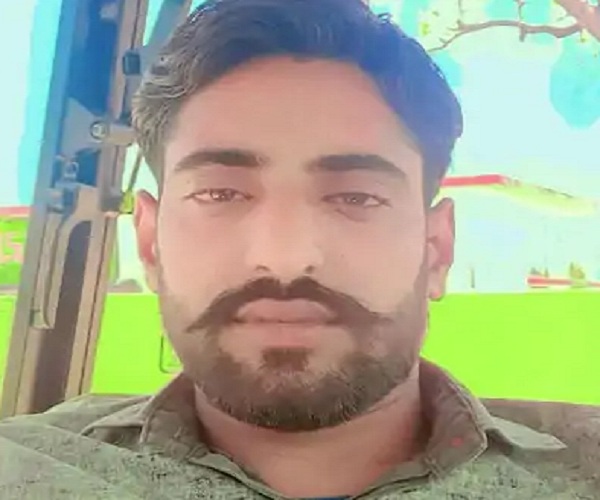 Four people including two friends lost their lives in accidents in Banda 