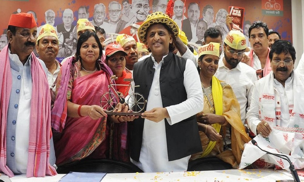 akhileshyadav-said-bjp-gathering-mps-for-ot-change-constitution