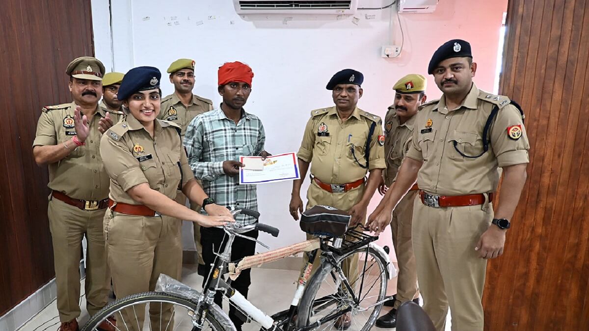Banda SP Palash Bansal praised these 3 police personnel