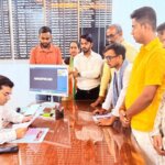 बांदा में युवाओं ने DM को अवैध खनन के खिलाफ दिया ज्ञापन