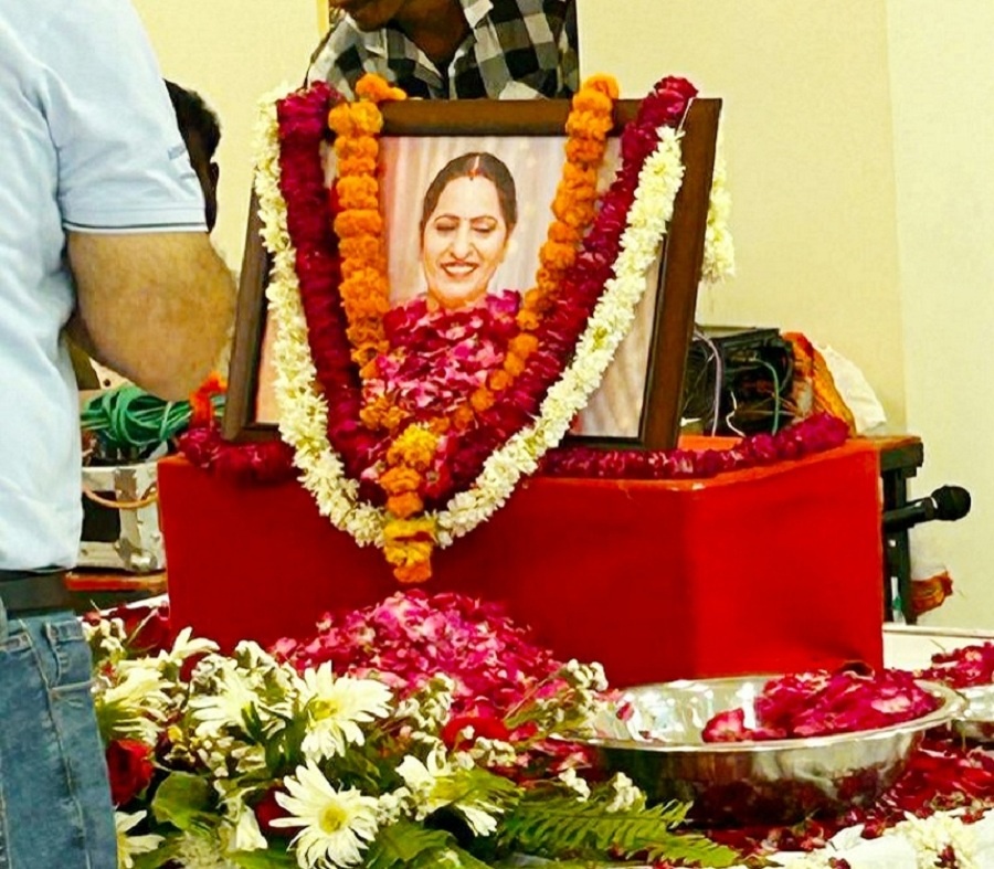 Mamta Kapoor wife of famous businessman awadheshkapoor passes-away in Banda
