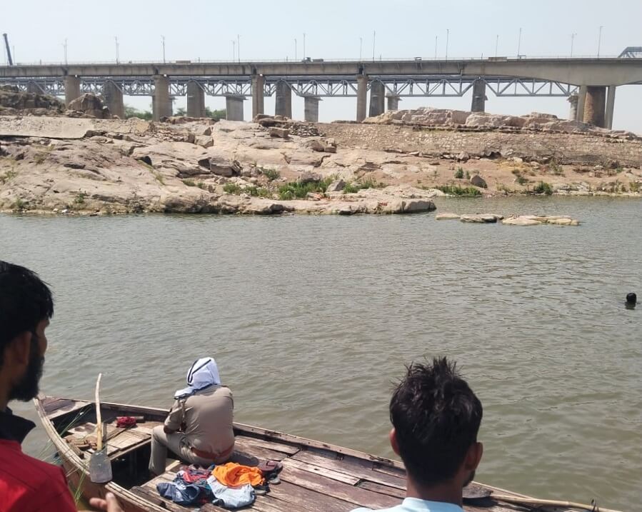 Two youths drowned in Banda, HindiNews