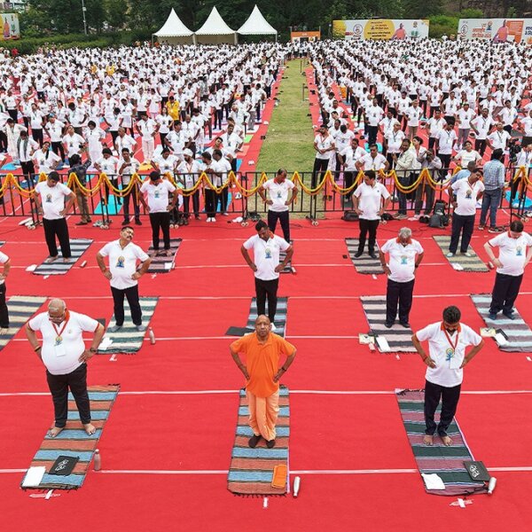 अंतरराष्ट्रीय योग दिवस: झांसी से सीएम योगी का बड़ा योग संदेश..