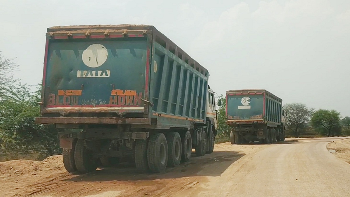 overloaded-trucks-from-mp-are-once-again-entering-banda