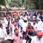 बांदा: मोहन साहू चप्पल कांड में ‘साहू समाज’ का प्रदर्शन-DM-SP को ज्ञापन