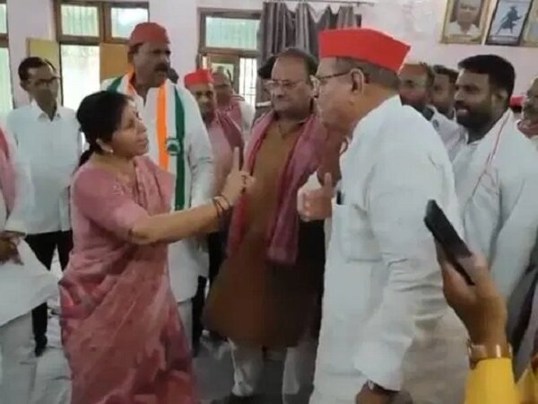 बांदा सपा में संग्राम, आपस में भिड़े सांसद और विधायक, सामने आई गुटबाजी