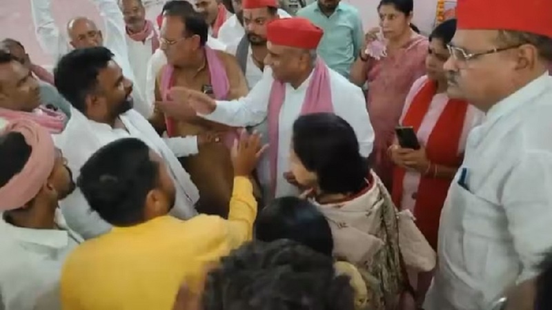 videoviral-sp-mp-and-mla-clash-in-banda