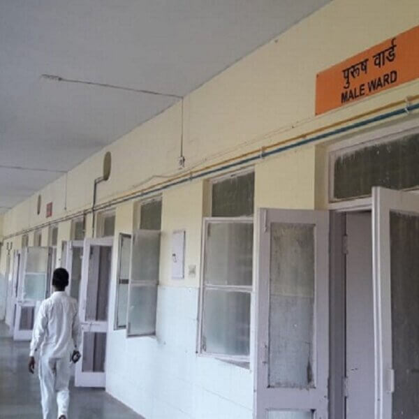 हद हो गई! बांदा जिला अस्पताल में दो दिन से बत्ती गुल-सेवाएं ठप-मरीज बेहाल