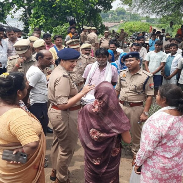 महोबा में पुजारी की नृशंस हत्या, मंदिर पहुंचे भक्तों के उड़े होश