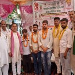बांदा: पूर्व सांसद विशंभर निषाद का अनशनकारी किसानों को समर्थन