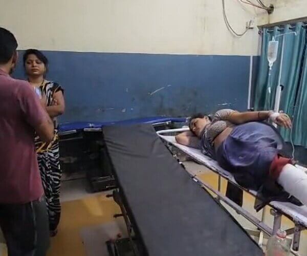 बांदा में महिला को गोली मारी, बेटी के अपहरण की रंजिश का आरोप-सीओ बोले..